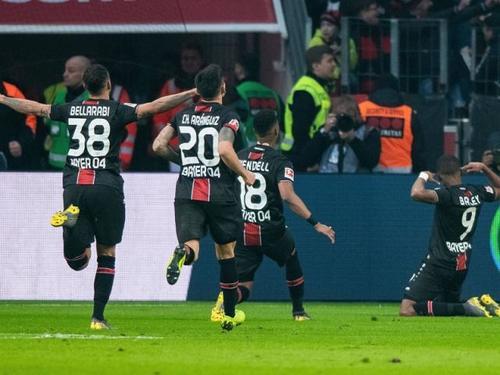  汉诺威96主场逆转取胜，德甲老牌球队重拾信心